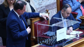 Βουλή: ποιοι κληρώθηκαν για το Δικαστικό Συμβούλιο που θα εξετάσει την υπόθεση Τριαντόπουλου Βουλή: ποιοι κληρώθηκαν για το Δικαστικό Συμβούλιο που θα εξετάσει την υπόθεση Τριαντόπουλου