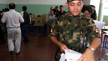 Εκλογές στη Βενεζουέλα με σκιά την αποχή, τις συλλήψεις και τις εδαφικές εντάσεις Εκλογές στη Βενεζουέλα με σκιά την αποχή, τις συλλήψεις και τις εδαφικές εντάσεις