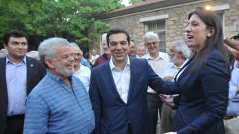 Τσίπρας-Κωνσταντοπούλου: μοιάζουν σαν δυο σταγόνες νερό Τσίπρας-Κωνσταντοπούλου: μοιάζουν σαν δυο σταγόνες νερό