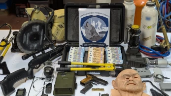 Εξαρθρώθηκε σπείρα που ξήλωνε ΑΤΜ  και έκλεβε αυτοκίνητα  – Λεία πάνω από 487.000 ευρώ