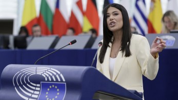 Ξεγύμνωσε το σόου για τα Τέμπη η Λατινοπούλου στο Ευρωκοινοβούλιο