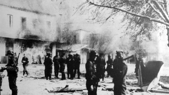 Σαν σήμερα το 1944 θυσιάστηκαν 101 πατριώτες στα Διαβατά - Μια αιώνια πληγή και φλόγα Σαν σήμερα το 1944 θυσιάστηκαν 101 πατριώτες στα Διαβατά - Μια αιώνια πληγή και φλόγα