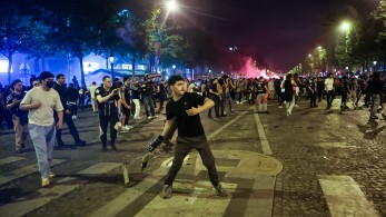 Champions League: Βίαια επεισόδια στη Γαλλία και δύο νεκροί μετά τη νίκη της Παρί Σεν Ζερμέν (photos & video)