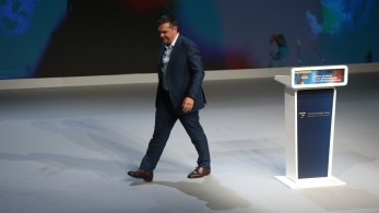 Ο Αλέξης Τσίπρας έρχεται με τις αυταπάτες του επίτομες Ο Αλέξης Τσίπρας έρχεται με τις αυταπάτες του επίτομες