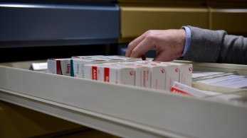 ΕΟΠΥΥ: ξεκινά η δωρεάν αποστολή φαρμάκων υψηλού κόστους «Κατ’ Οίκον»