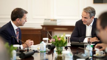 Συνάντηση Μητσοτάκη με τον εκτελεστικό αντιπρόεδρο και CCO της Microsoft - Τι συζήτησαν