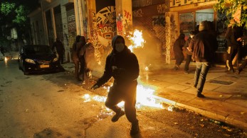 Η βία των μπαχαλάκηδων βαδίζει πλέον παρέα με τον αντισημιτισμό Η βία των μπαχαλάκηδων βαδίζει πλέον παρέα με τον αντισημιτισμό