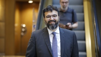 Συνέδριο ΣΥΡΙΖΑ: Ο Βασιλειάδης λέει ότι το κόμμα βρίσκεται στον βάλτο της γελοιοποίησης