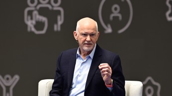 Ο Παπανδρέου της κρίσης, κριτής της ανάπτυξης – Ειρωνεία ή θράσος;