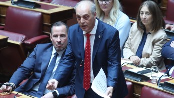 Ο Βελόπουλος και το μόνιμο déjà vu: Λαϊκισμός, καταγγελίες και το αέναο κυνηγητό του Μητσοτάκη Ο Βελόπουλος και το μόνιμο déjà vu: Λαϊκισμός, καταγγελίες και το αέναο κυνηγητό του Μητσοτάκη
