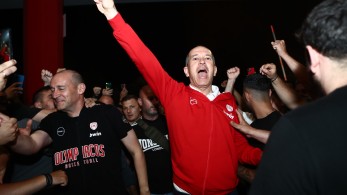 Θερμή υποδοχή για Παναγιώτη και Γιώργο Αγγελόπουλο στο ΣΕΦ (photos & video)