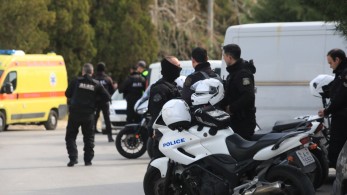 Aστυνομική επιχείρηση στη Μάνδρα - Έγιναν 16 συλλήψεις Aστυνομική επιχείρηση στη Μάνδρα - Έγιναν 16 συλλήψεις