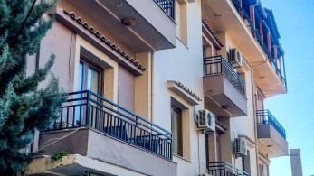 «Θρίλερ» στο κέντρο της Θεσσαλονίκης: νεκρός 26χρονος σε διαμέρισμα AirBnB