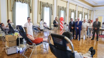Εθελοντική αιμοδοσία στο Προεδρικό Μέγαρο  για την Παγκόσμια Ημέρα Εθελοντή Αιμοδότη Εθελοντική αιμοδοσία στο Προεδρικό Μέγαρο  για την Παγκόσμια Ημέρα Εθελοντή Αιμοδότη