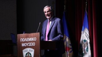 Οι θεωρίες συνωμοσίας και ο Αντώνης Σαμαράς Οι θεωρίες συνωμοσίας και ο Αντώνης Σαμαράς