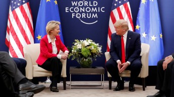 Κρίσιμη συνάντηση με τον Τραμπ  θα έχει την Κυριακή η Ούρσουλα Φον ντερ Λάιεν για τους δασμούς