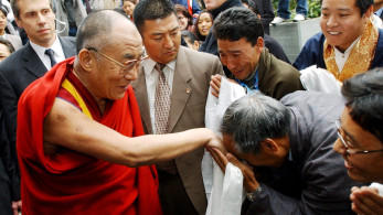 Ο Δαλάι Λάμα γιορτάζει σήμερα τα 90ά γενέθλιά του - Προσευχήθηκε για ειρήνη (video)