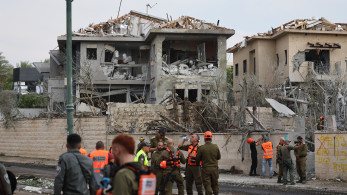 Η αντιπολίτευση επενδύει στον πανικό - Πολιτικά παιχνίδια με την κρίση στο Μεσανατολικό Η αντιπολίτευση επενδύει στον πανικό - Πολιτικά παιχνίδια με την κρίση στο Μεσανατολικό