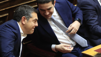 Ο Αλέξης Τσίπρας και η επανάσταση της μπλε γραβάτας Ο Αλέξης Τσίπρας και η επανάσταση της μπλε γραβάτας