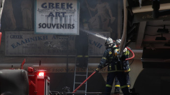 Πυρκαγιά σε κατάστημα στο Καπάνι Θεσσαλονίκης (photos & video)