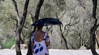 Επιστρέφει ο καύσωνας: τους 40 βαθμούς θα φτάσει η θερμοκρασία - Πού θα βρέξει