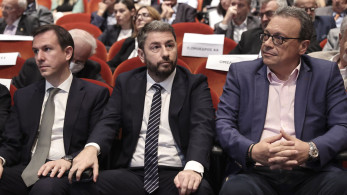 Στον… κουβά και η νέα επιχείρηση λάσπης Στον… κουβά και η νέα επιχείρηση λάσπης