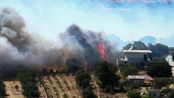 Σε ύφεση η μεγάλη φωτιά σε Ραφήνα, Σπάτα, Πικέρμι - Κάηκαν σπίτια, απεγκλωβισμοί, εκκενώσεις (video)