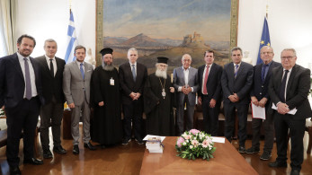 Συνάντηση Κακλαμάνη με τον αρχιεπίσκοπο του Σινά: Η ορθοδοξία δέχεται πολλαπλά χτυπήματα