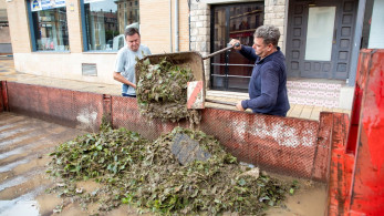 Ισπανία: Σε κόκκινο συναγερμό η Καταλονία λόγω ισχυρών βροχοπτώσεων – Εκτεταμένες καταστροφές (video)