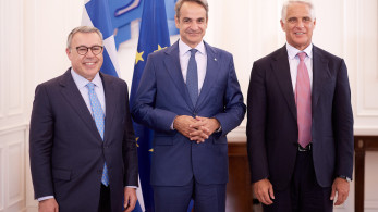 Μητσοτάκης: συνάντηση με τους CEO των UniCredit και Alpha Bank Μητσοτάκης: συνάντηση με τους CEO των UniCredit και Alpha Bank