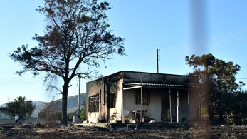 Χωρίς ενεργό μέτωπο η φωτιά στην Παλαιά Φώκαια - Μάχες με διάσπαρτες εστίες - Εικόνες από τις καταστροφές