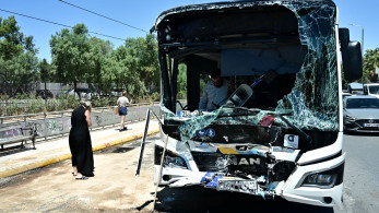 Τροχαίο Βούλα: η οδηγός του λεωφορείου ένιωσε αδιαθεσία πριν πέσει πάνω στο άλλο