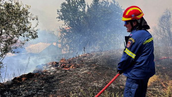 Στις αυλές σπιτιών οι φλόγες  στη Ζάκυνθο-  Εκκενώσεις οικισμών στην Αχαΐα - Τα πύρινα μέτωπα στη χώρα