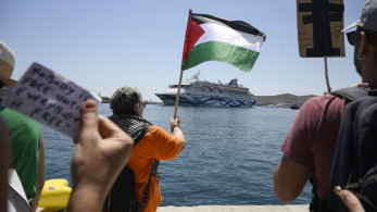 Σύρος: αντισημιτικά παιχνίδια με τη φωτιά