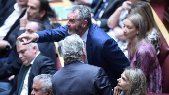 Όποια πέτρα κι αν σηκώσεις, από κάτω βρίσκεται ένας… Πασόκος