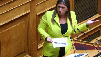 Πρωτοφανής χυδαιότητα από Κωνσταντοπούλου - Αήθης επίθεση κατά της Τίνας Μεσσαροπούλου από το βήμα της Βουλής Πρωτοφανής χυδαιότητα από Κωνσταντοπούλου - Αήθης επίθεση κατά της Τίνας Μεσσαροπούλου από το βήμα της Βουλής