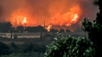 Πύρινη «πολιορκία»: Δραματική νύχτα στην Αχαΐα - Δύσκολα πύρινα μέτωπα σε Χίο, Ζάκυνθο και Πρέβεζα - Μπαράζ μηνυμάτων του 112 (video)