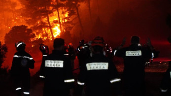 Μέσα στη φωτιά: μαρτυρίες εθελοντών της Πολιτικής Προστασίας
