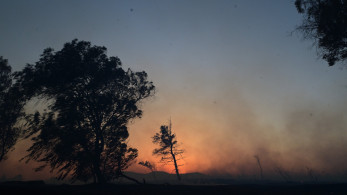 Για τρίτη ημέρα καίει η φωτιά στη Μαυροπηγή - Επεκτάθηκε στον Δήμο Κοζάνης