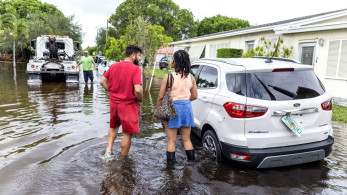 Απόκοσμες εικόνες από τις ισχυρές καταιγίδες στη Νέα Υόρκη που προκάλεσαν εκτεταμένες πλημμύρες (video)