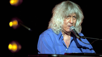 Σαν σήμερα ο Κηλαηδόνης έκανε τη Βουλιαγμένη Γούντστοκ Σαν σήμερα ο Κηλαηδόνης έκανε τη Βουλιαγμένη Γούντστοκ