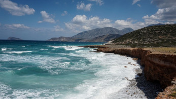 Τραγωδία στη Μήλο: ζεύγος από το Βιετνάμ πνίγηκε στο Σαρακήνικο Τραγωδία στη Μήλο: ζεύγος από το Βιετνάμ πνίγηκε στο Σαρακήνικο
