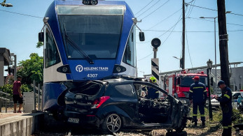 Μπάρες κατεβασμένες, φαντασία στο Θεό Μπάρες κατεβασμένες, φαντασία στο Θεό