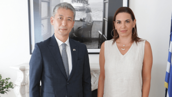 Συνάντηση της Όλγας Κεφαλογιάννη με τον πρέσβη της Νότιας Κορέας