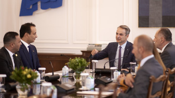 Συνάντηση Μητσοτάκη με τον γιο του Χαφτάρ στο Μέγαρο Μαξίμου Συνάντηση Μητσοτάκη με τον γιο του Χαφτάρ στο Μέγαρο Μαξίμου
