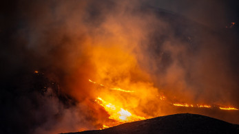 Δύσκολη νύχτα για Χίο και Πάτρα - Περιορίστηκαν τα μέτωπα σε Πρέβεζα και Ζάκυνθο (video)