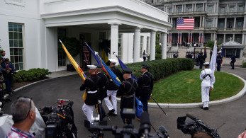 Τα παραλειπόμενα από τον Λευκό Οίκο και το δώρο Ζελένσκι στον Τραμπ