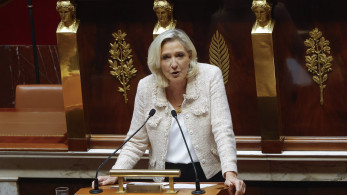 Ένοχη η Μαρίν Λεπέν: τρία χρόνια φυλάκιση, το ένα με «βραχιολάκι»