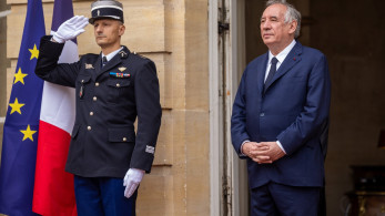 Το πρώτο μήνυμα Λεκορνί: Υποσχέθηκε «ουσιαστικές» ρήξεις εν μέσω διαδηλώσεων