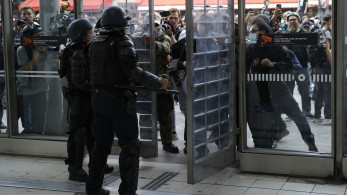 Ένταση στη Γαλλία: διαδηλώσεις σε όλη τη χώρα με σύνθημα «να μπλοκάρουμε τα πάντα» Ένταση στη Γαλλία: διαδηλώσεις σε όλη τη χώρα με σύνθημα «να μπλοκάρουμε τα πάντα»